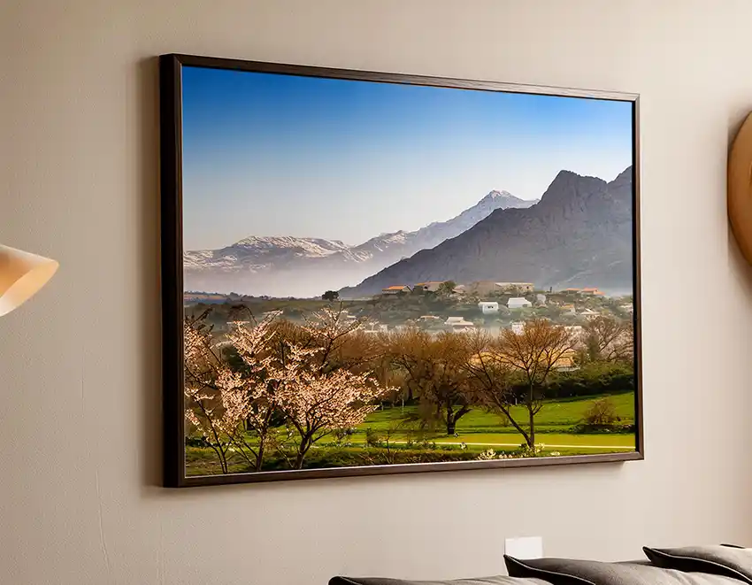 Leinwandfoto im Bilderrahmen aus Naturholz